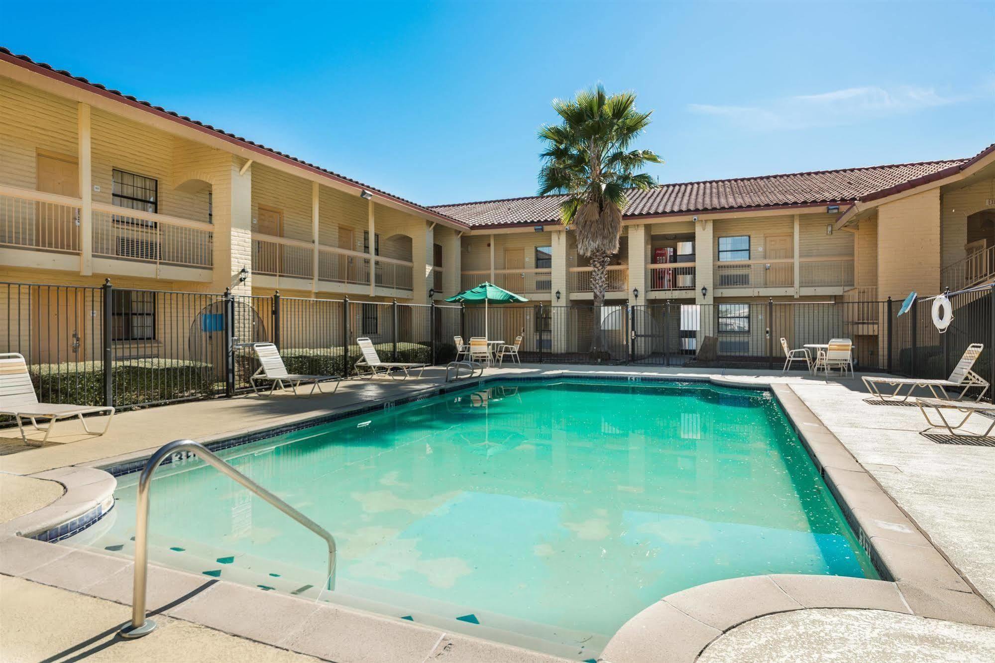 Motel 6-Monroe, La Kültér fotó