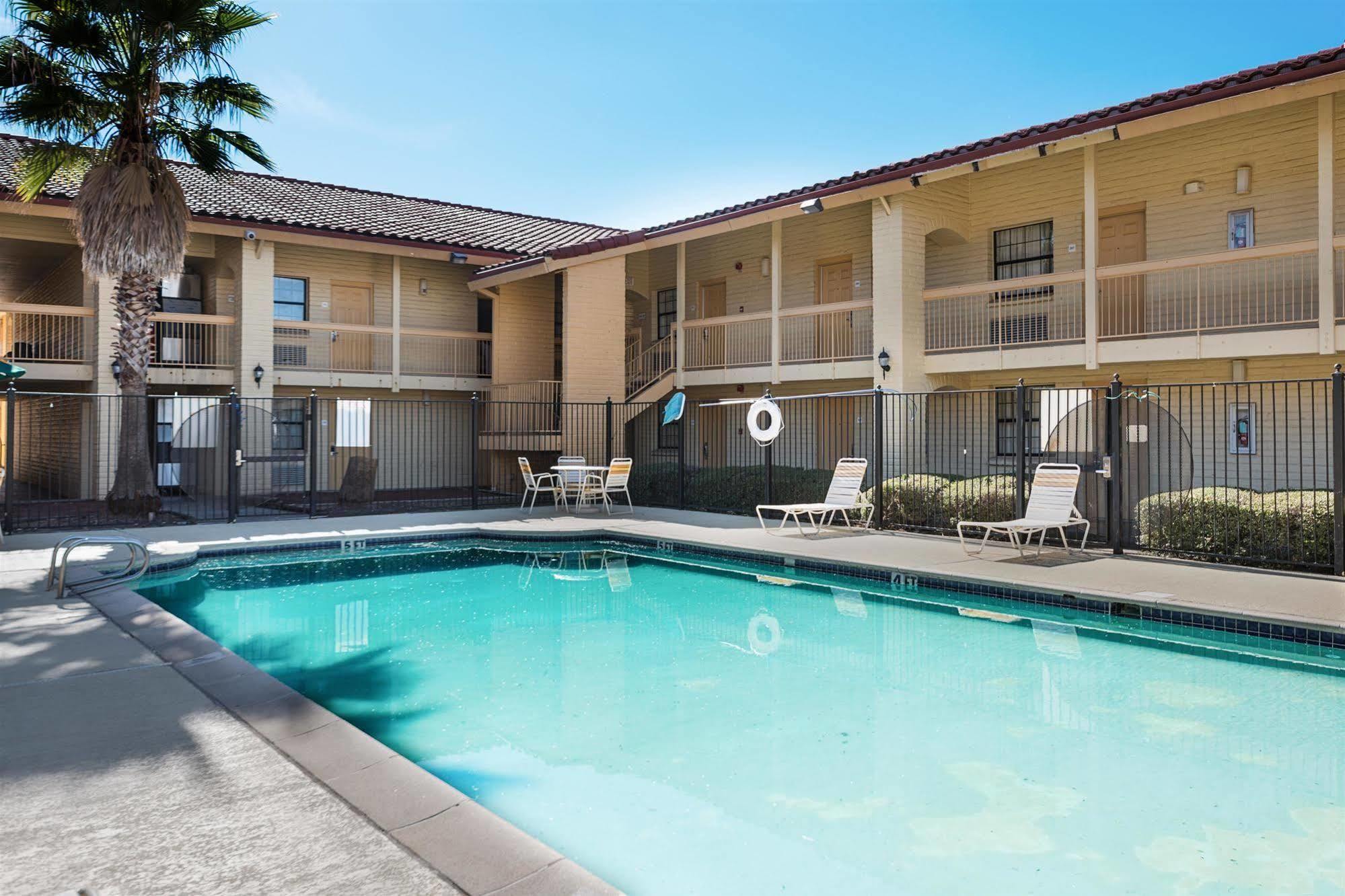 Motel 6-Monroe, La Kültér fotó